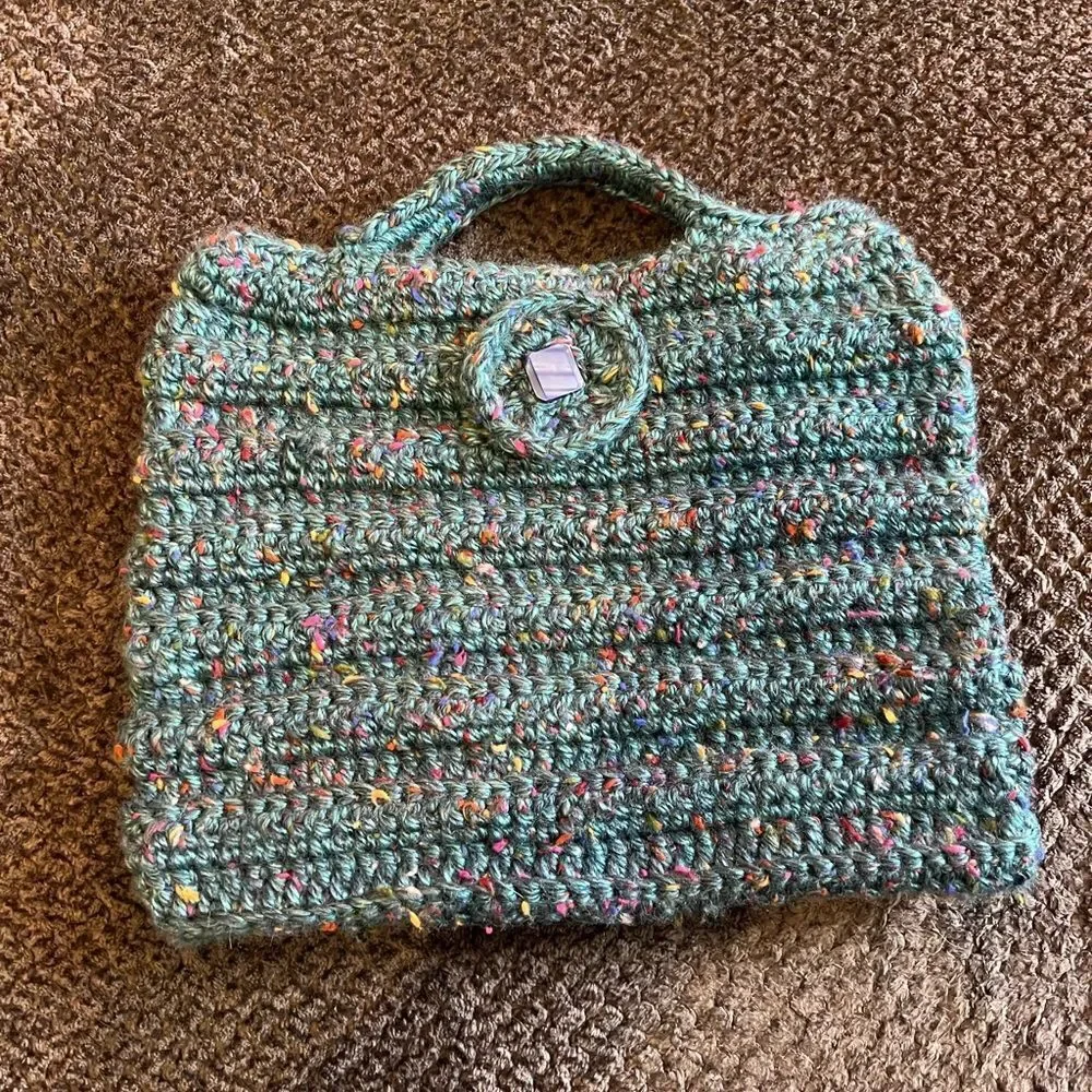 Hand Crafted Hand Purse - Picture 4 of 6
